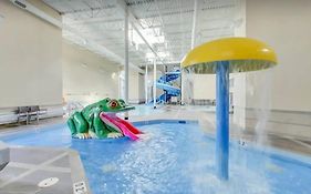 Cozy One Bedroom Condo With Indoor Pool And Hottub