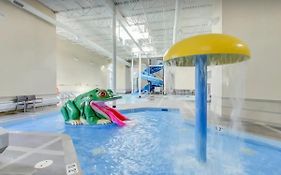 Cozy One Bedroom Condo With Indoor Pool And Hottub